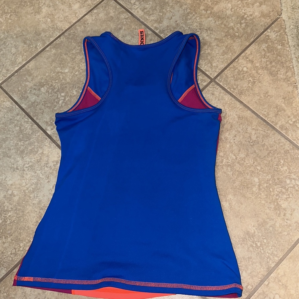 Multi-colored tank - Picture 2 of 3